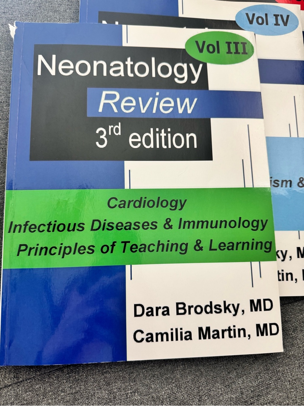 Neonatology Review 3rd Edition Complete Volumes I-V - Picture 4 of 6